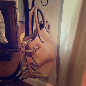 Burberry tote